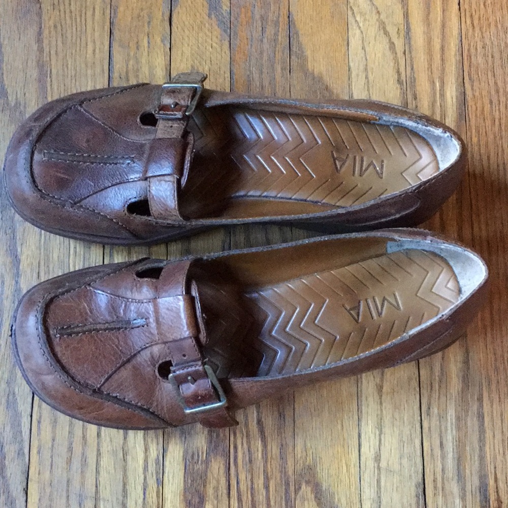 Mia platform shoe